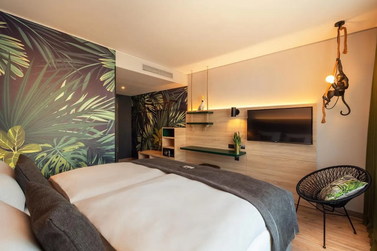 *** Hotel Holiday Inn - The Niu, Crusoe Bremen Airport By Ihg Germany